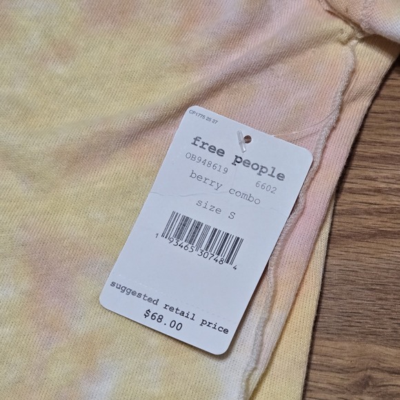 We The Free All Mine Berry Combo Tie Dye Tee Size Small Peak A Boo Open Back - Picture 3 of 8